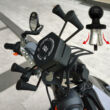Kép 6/6 - FreedConn MC20W-03 motorkerékpár-tartó, 15W-os induktív töltéssel, kormányközépbe rögzíthető