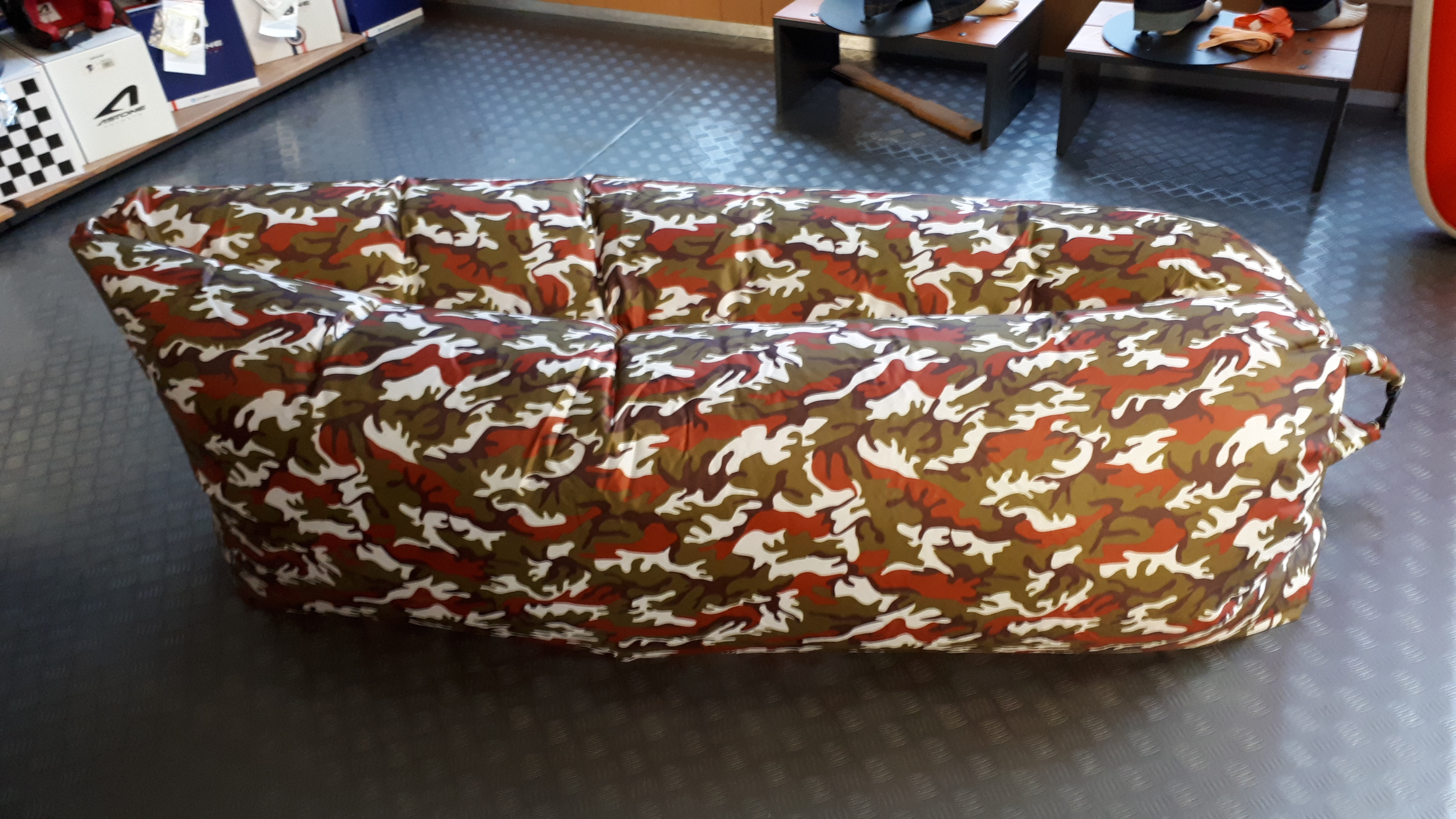 Lazy Sofa / Levegő ágy, Camo mintával